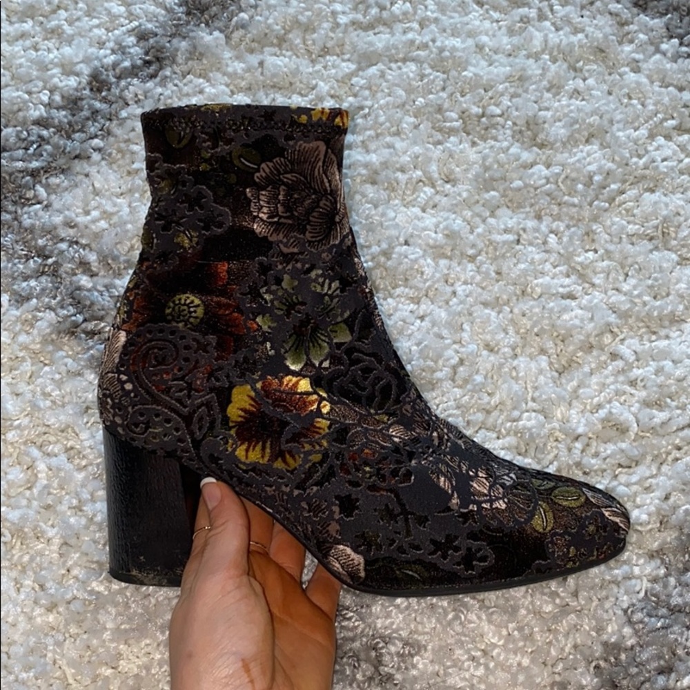 Hispanitas sock bootie